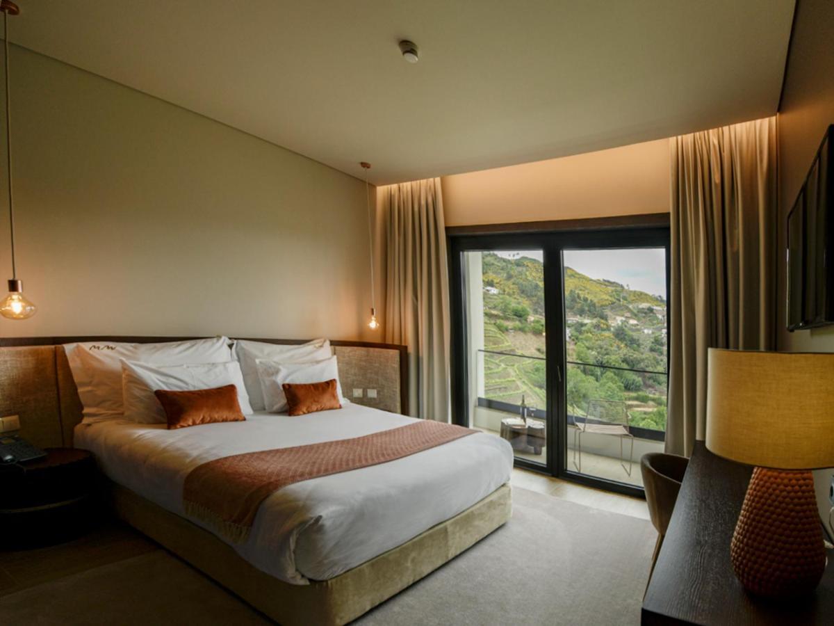 Mw Douro Wine & Spa Santa Marta de Penaguião Exteriör bild A room at the hotel