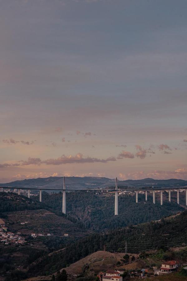 Mw Douro Wine & Spa Santa Marta de Penaguião Exteriör bild View of the bridge from the observation deck