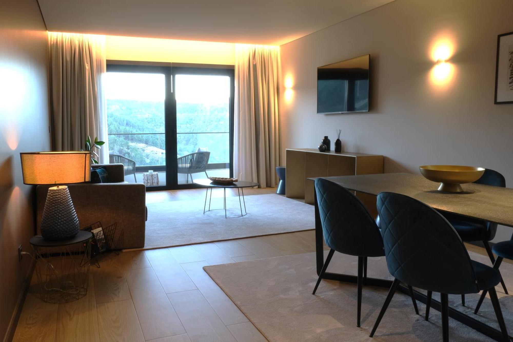 Mw Douro Wine & Spa Santa Marta de Penaguião Exteriör bild A suite at the hotel